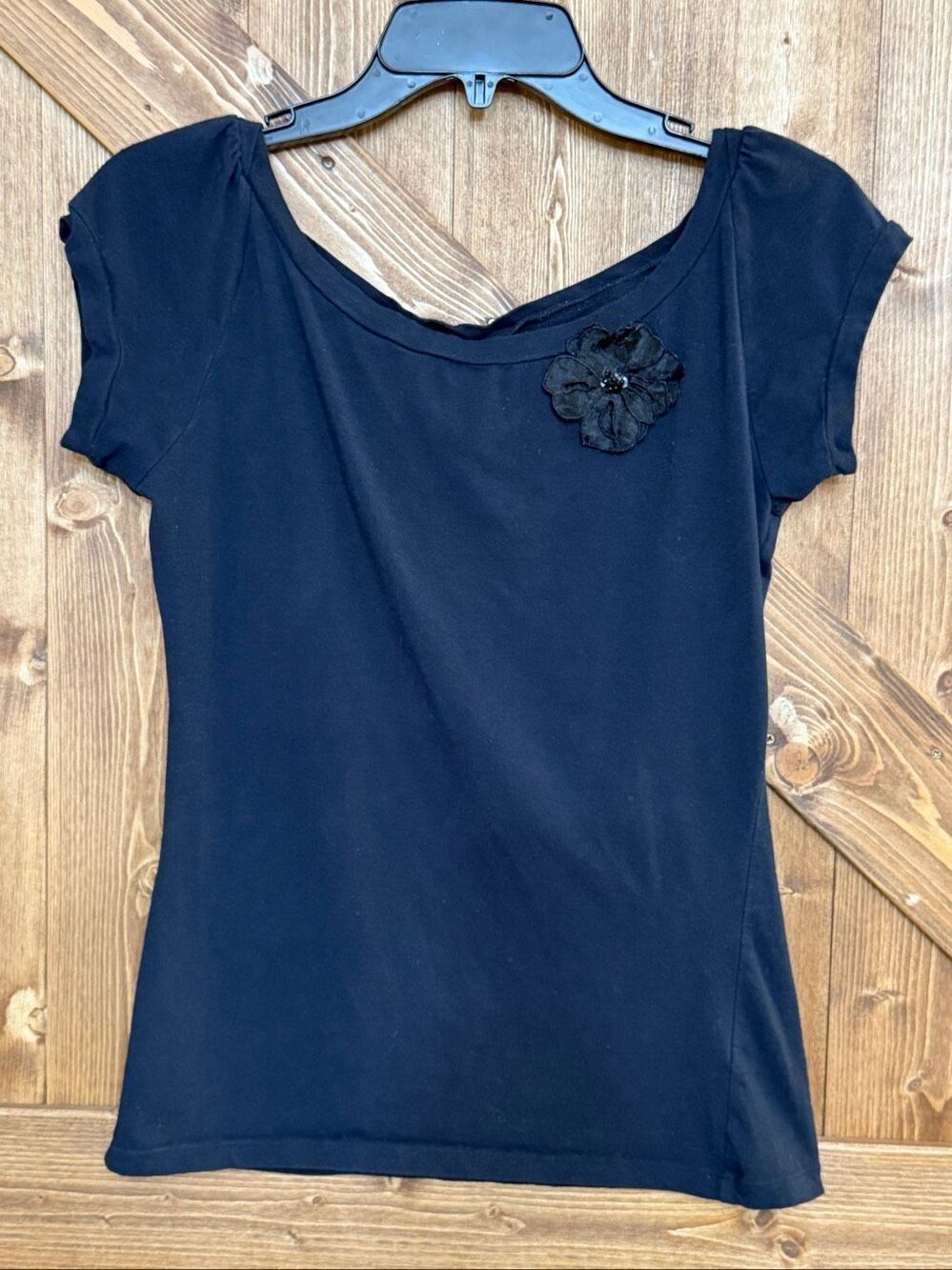 Weavers Girl Women’s XL Black Short Sleeve Top Flower Applique Scoop Neck Y2K (9